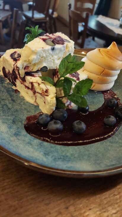 Lody z jagodową nutą